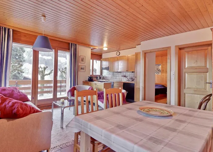 Bel Appartement Au Centre De Champery Avec Vue